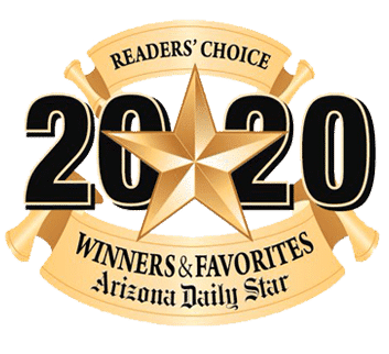 A gold star with the words readers choice 2020